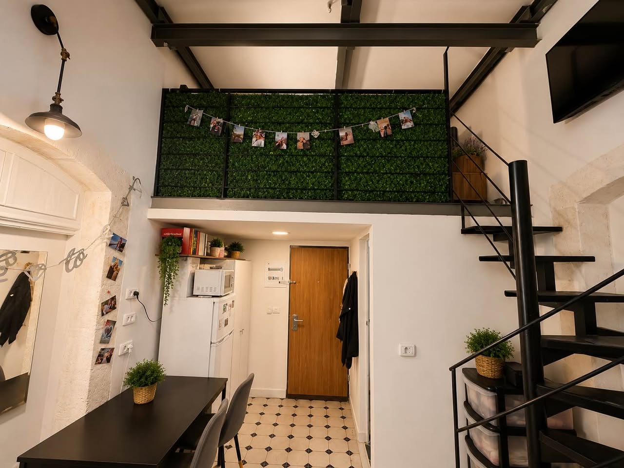 Mamilla — furnished studio with a balcony over the quarter